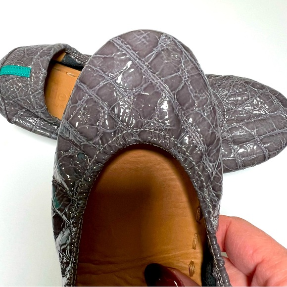 Tieks ballet flats patent leather grey croc new with box Sz 7 - Picture 8 of 8